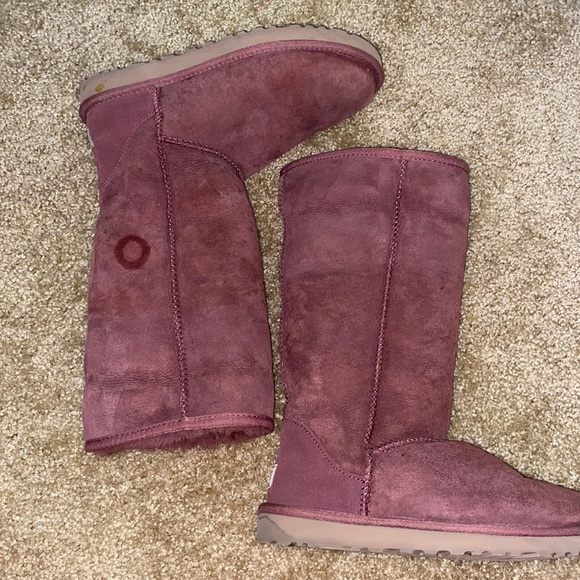 Size 8 Ugg boots - Picture 1 of 4